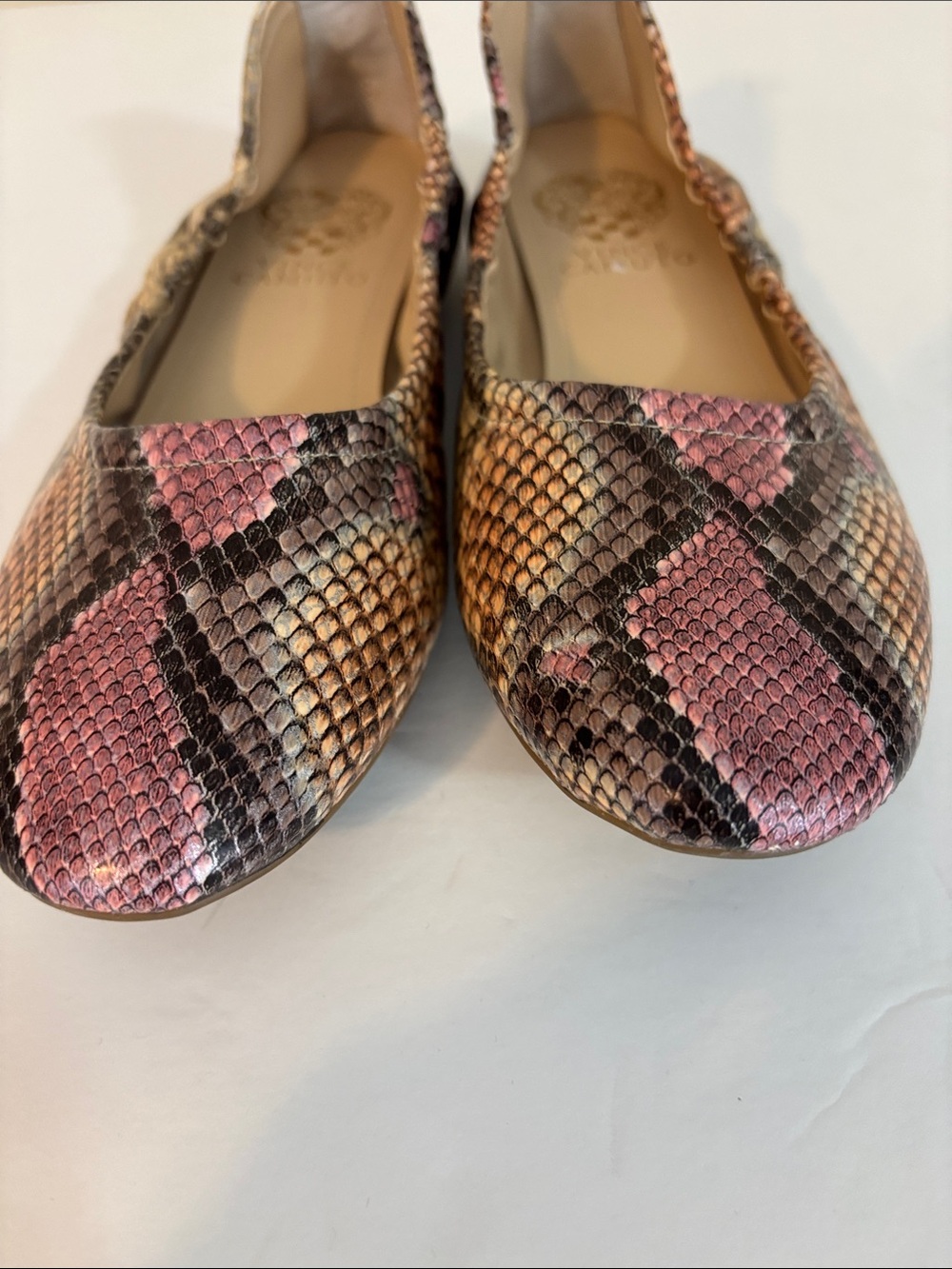 Vince Comuto Leather Snakeskin Ballet Flats Size 7.5 M - Picture 3 of 14